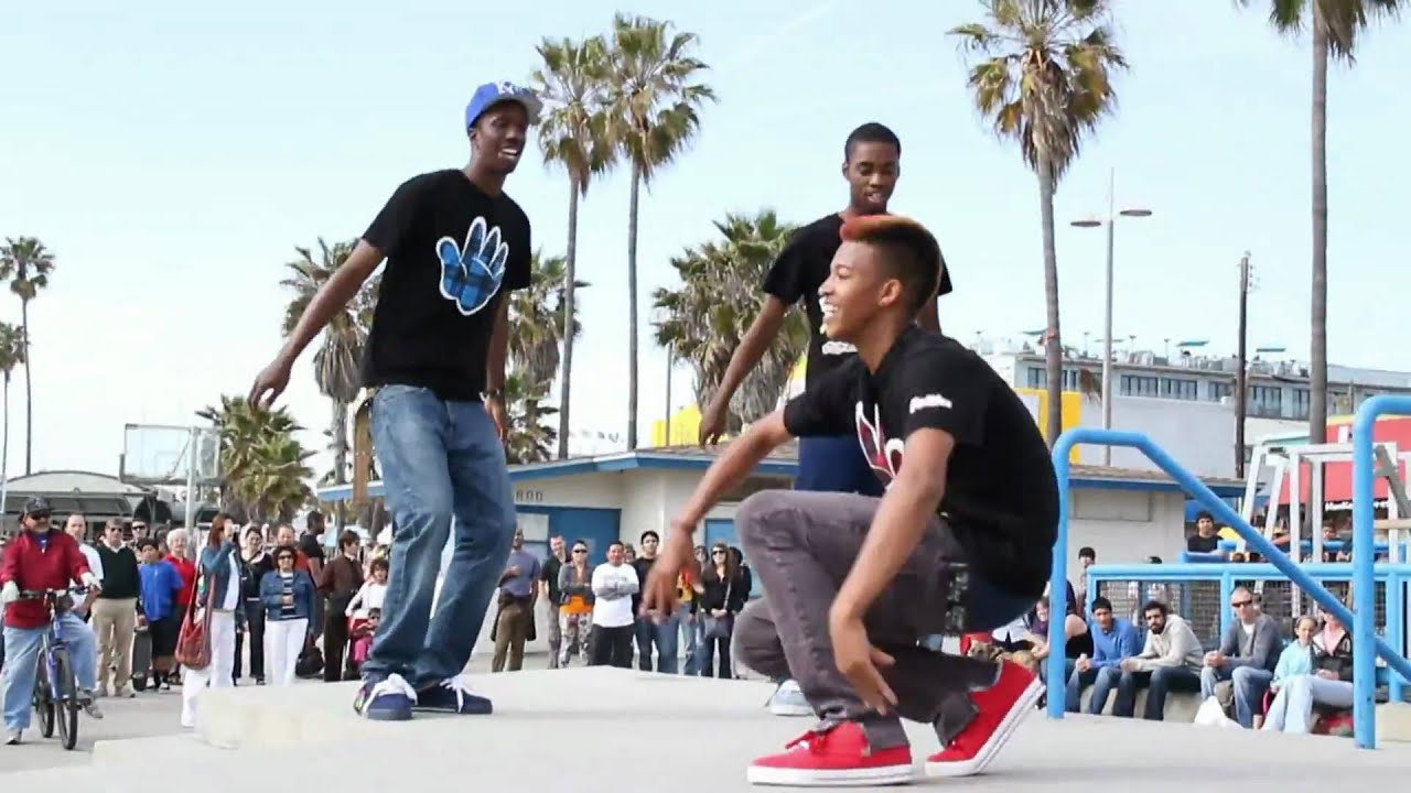 Electro Dance vs Jerk - YouTube