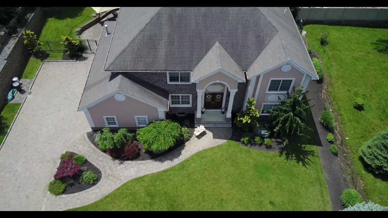 8 Seely St, Fairfield, NJ 07004