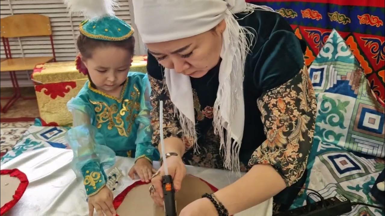 "Әке көрген оқ жанар,ана көрген тон пішер" - YouTube