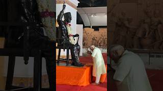 Pm Modi Pays Floral Tributes To Veer Savarkar In Mumbai | #Shorts