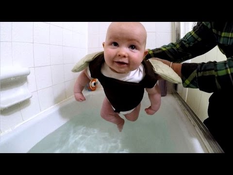baby-swimming-progression-4-months-(flybaby-suit)