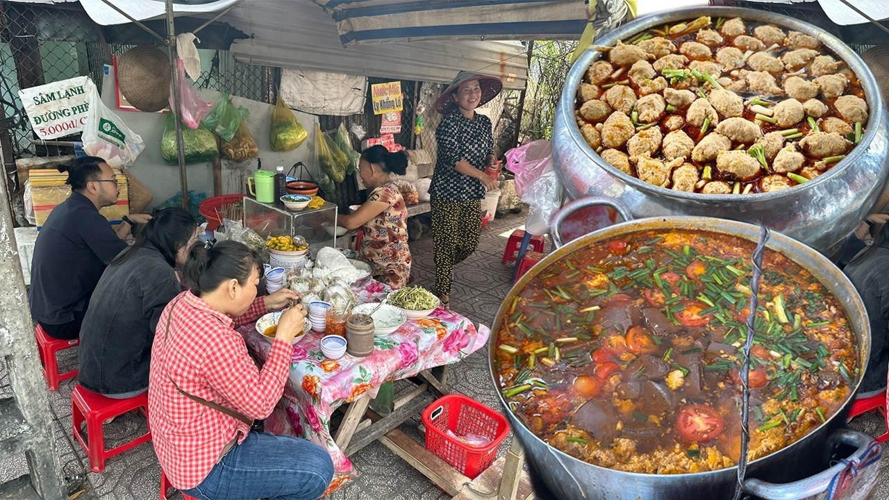 Quán Ăn Sáng Bạn Chọn Bún RIÊU bình dân vỉa hè hay Bún BÒ hảo hạng Thành Phố quá chừng hấp dẫn