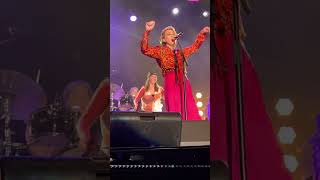 Brandi Carlile \& Katie Pruitt sing “Hit Me With Your Best Shot” LIVE @ Mothership Weekend May 2023