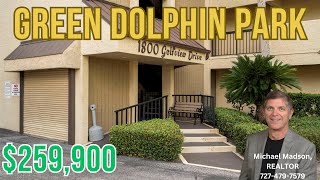 Tarpon Springs Living 🤩 Golf Course and Pool Views in this Gorgeous Condo