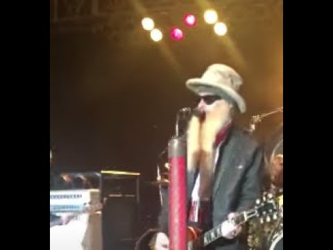 ZZ Top performed 1st show without Dusty Hill - bassist Elwood Francis introduced