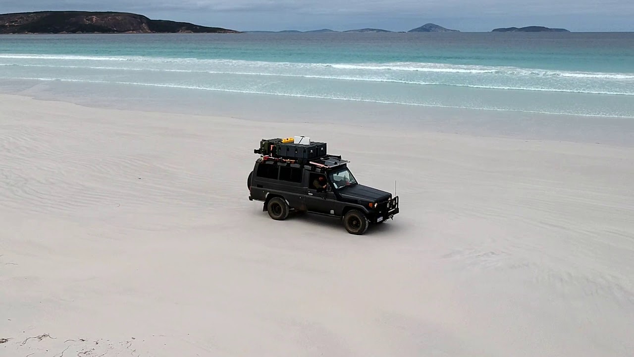 Driving Around Australia in 80 days - 1987 Landcruiser Troopcarrier