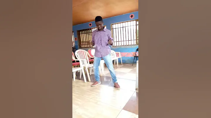 Sallieu Sankoh (Center) performs fem by Davido