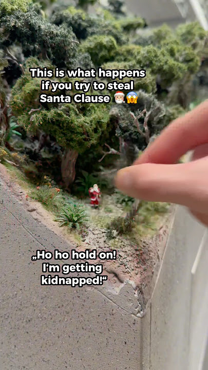 This is what Happens of you try to steal Santa Clause 🎅🏼😱