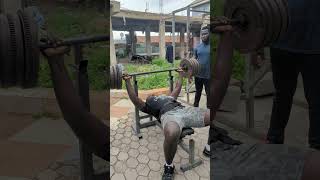 size doesn't necessarily mean strength....💯#gymmotivation #gymlife #weightlifting