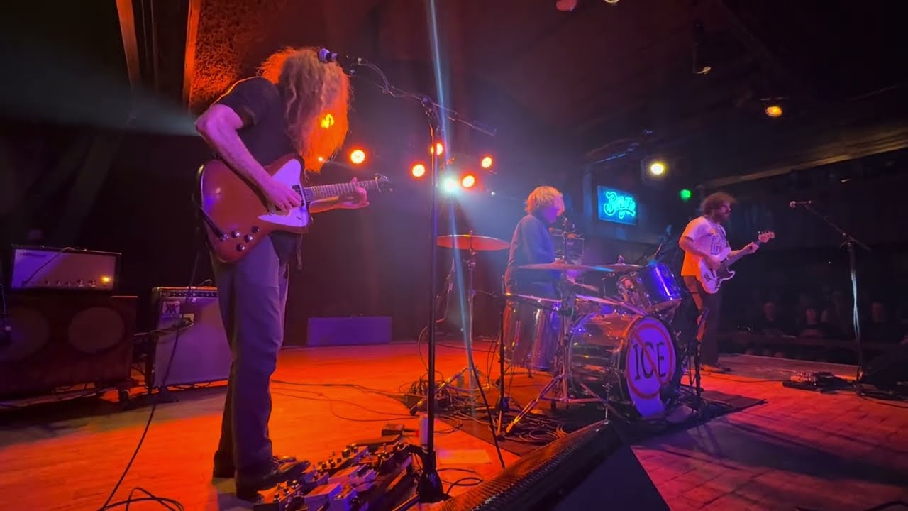 Fuzz - This Time I Got A Reason (Live)