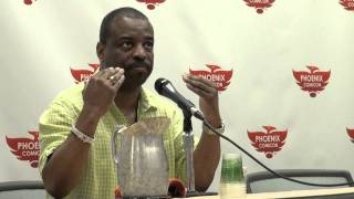 Levar Burton Phoenix Comicon announcing Reading Rainbow app