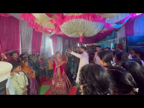 खुद की शादी में डांस करने में बात ही अलग | Saadi dance| grown and bride dance|
