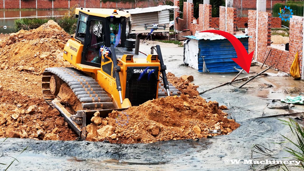 OMG !! Perfect Action Shantui Dozer Pushing Soil Land Filling Up Project Construction Team Operation