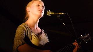 Laura Marling : The Water (Johnny Flynn cover) : Foxtrot 12 September 2010 chords