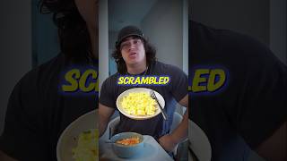 Sam Sulek SMART Scrambled Egg Tip 💯🍳 #samsulek #scrambledegg #cookinghacks #samsulekshorts