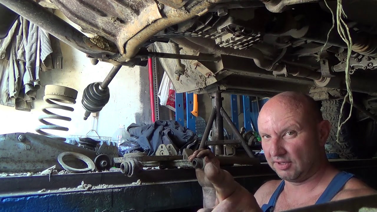 правый верхний рычаг 2123