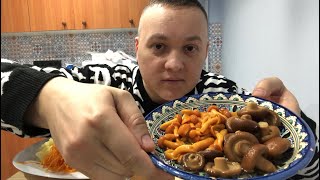 видео: Мини сосиски МУКБАНГ mukbang eating картинка: Мини сосиски МУКБАНГ mukbang eating