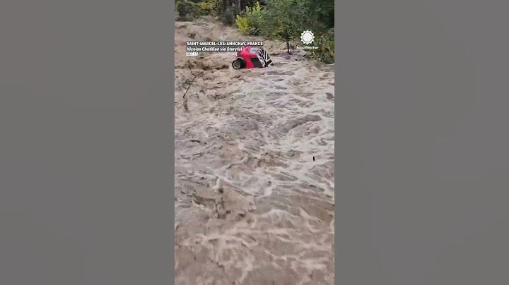 Carro é levado pela correnteza causada por enchentes no Sul da Franca! #noticiainternacional #tempo