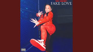 Смотреть клип Fake Love