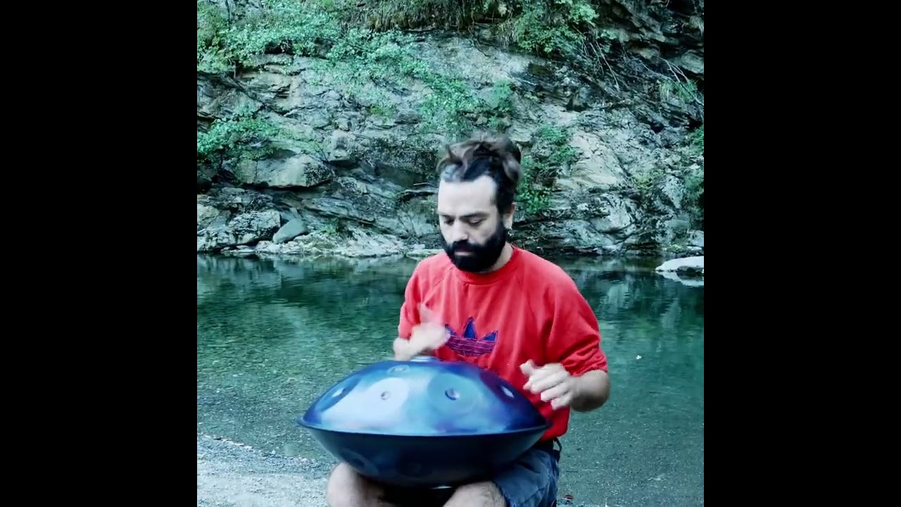 Gabriele on a La Sirena 13 Note (Generation 3) by NovaPans Handpans