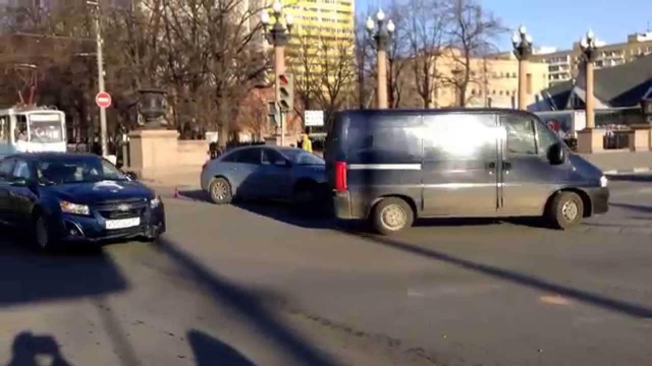 ДТП Круз и октавия - YouTube