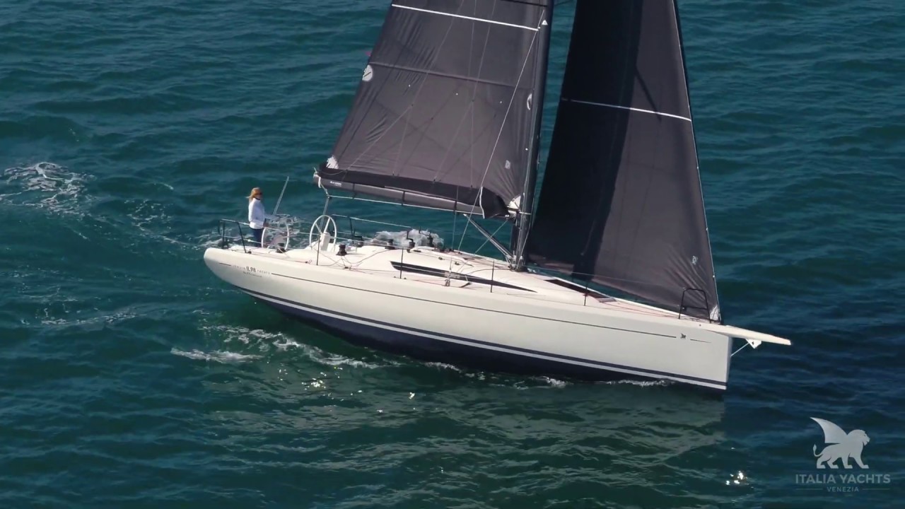 VIDEO: ITALIA 11.98 in navigazione