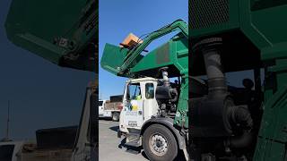 Front loaders dumping bulk #wastemanagement #garbagetruck #trashtruck #amrep