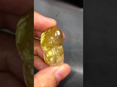Video Mặt dây tỳ hưu thạch anh tóc vàng bã mía 8g [... - youtube