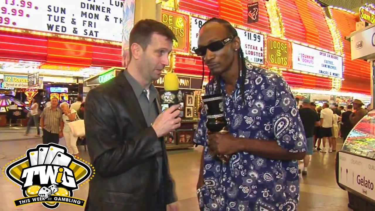 Fun with Las Vegas Street Performers Part 1 YouTube