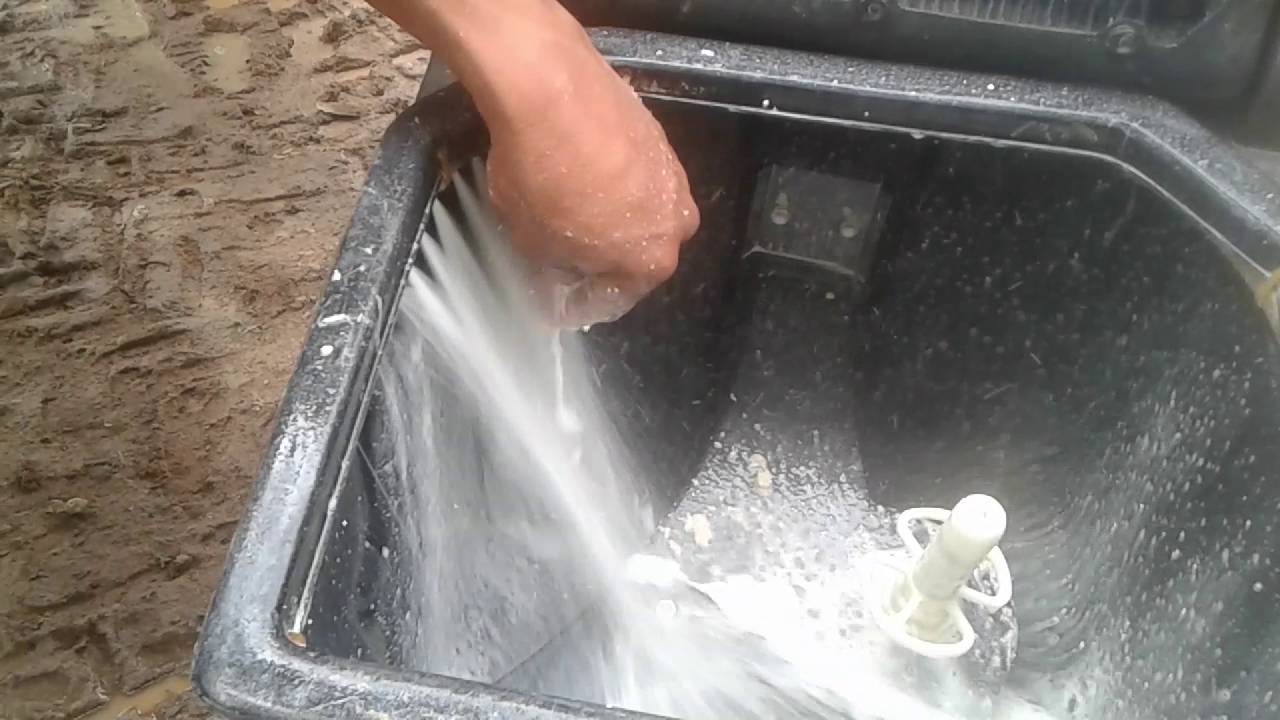 Bolsa se disuelve al tocar el agua YouTube Bolsa se disuelve al tocar el agua YouTube