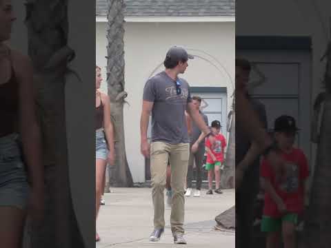 BEACH FART PRANK! 💨🏖️ #shorts #prank #fartprank