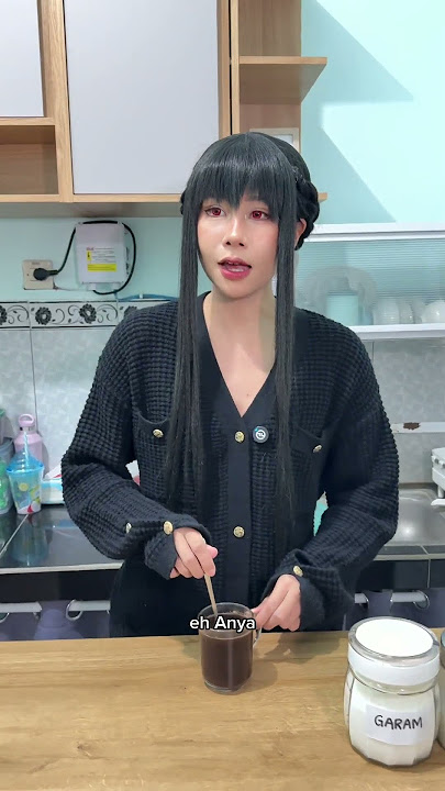 Eat ice cream ❌ Lick ice cream ✅ #spyxfamilycosplay #cosplay #animegameycosplay #anyaforger