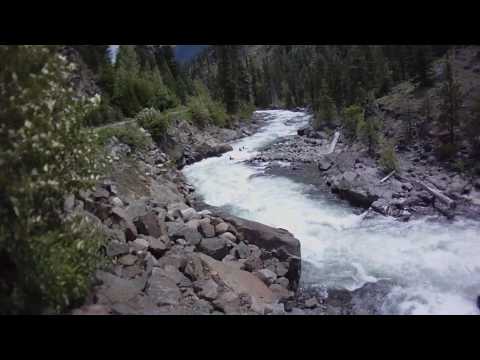 Whitewater Kayaking Icicle Creek - Roadside Attraction Rapid