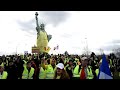 A colmar la statue de la libert enfile un gilet jaune  afp images