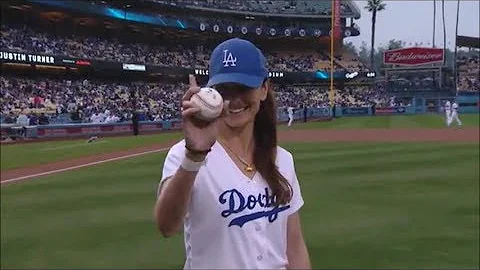 Sarah Wayne Callies - Honorary Pitch | Los Angeles...