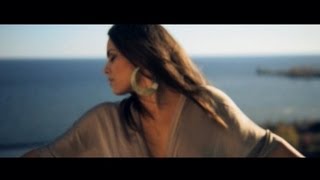 Veronica Domingues - Out The Door