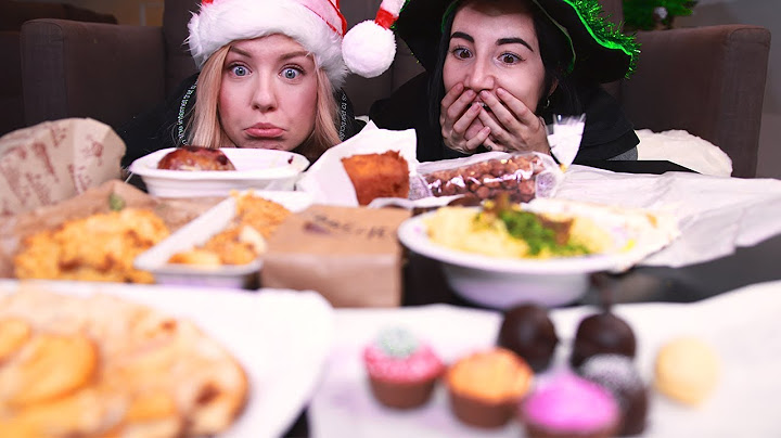 Wir Probieren ALLES auf dem Weihnachtsmarkt 🎄 FOOD TEST mit Jodie Calussi