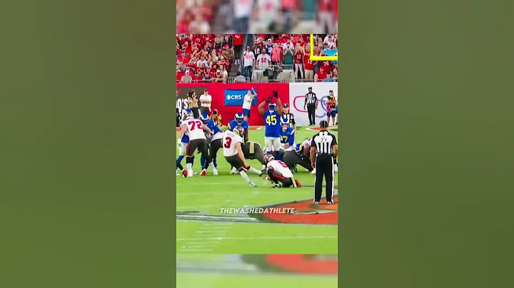 Bobby Wagner JUMPS the O-LINE and BLOCKS the FG  #...
