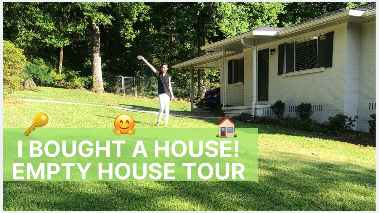 I BOUGHT MY FIRST HOUSE!!| Empty House Tour - YouTube