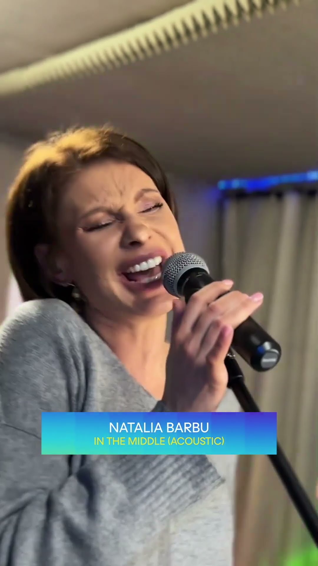 Natalia Barbu erenades us with an acoustic performance of In The Middle ?? #Eurovision2024