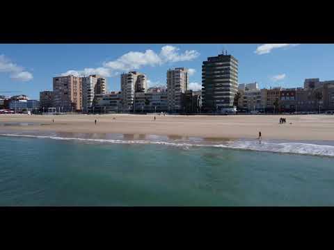 Playa Victoria (Cádiz) a vista de drone 4K