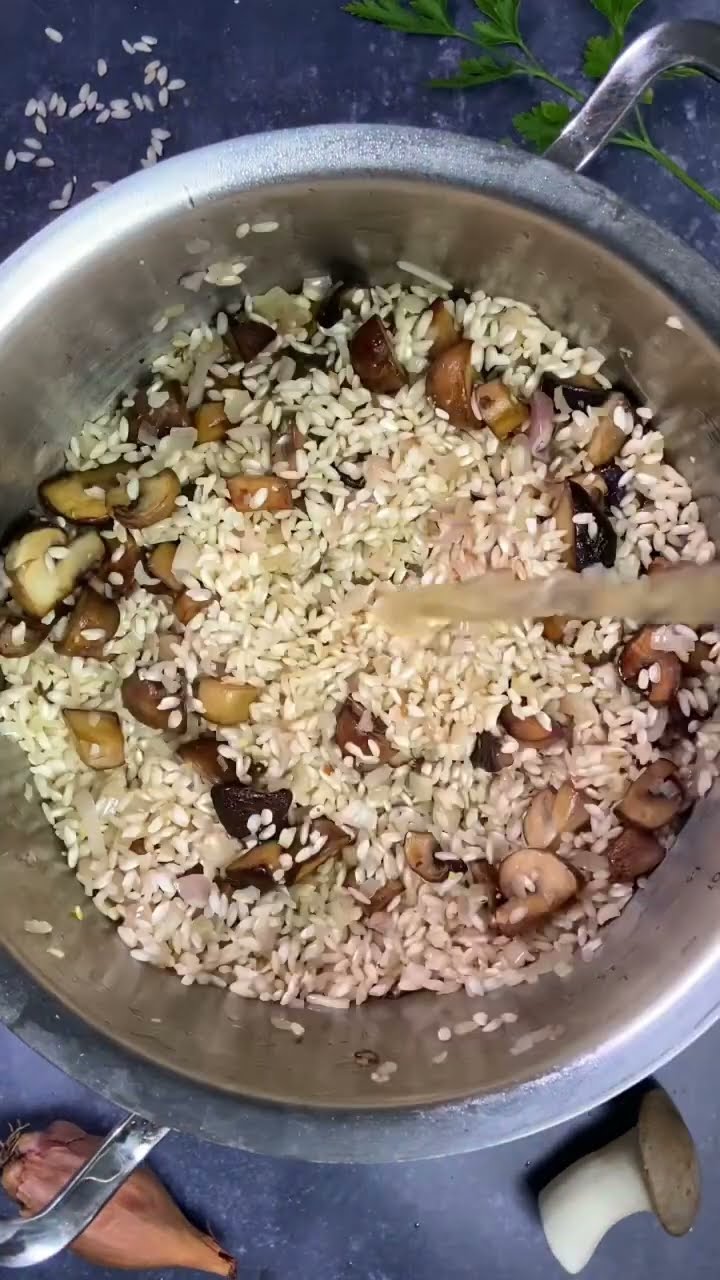 Einfaches Pilzrisotto Rezept - leckeres Risotto Rezept mit Champignons ...