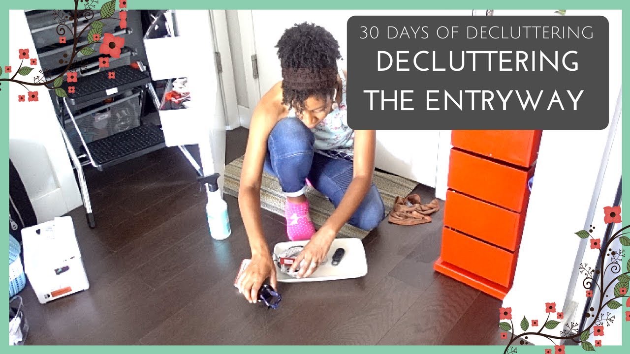 Organizing The Smallest Apartment Entryway | 30 Days of Decluttering