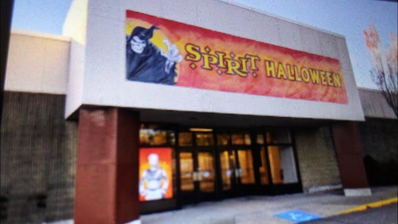Spirit Halloween 2022 Former Sears at Fox Run Mall - Newington NH