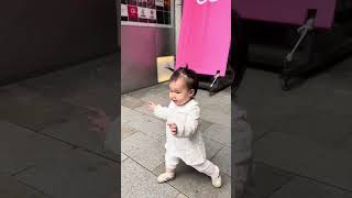Watch This Baby Walk With Wiggly Arms Cuteness Overload