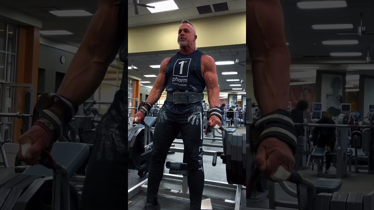 Shrugs……… go heavy or go home. #goheavyorgohome #shrugs