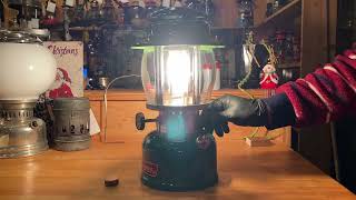Jan.1975 Coleman Canada 639A vintage lantern Iight 点火動画 - YouTube