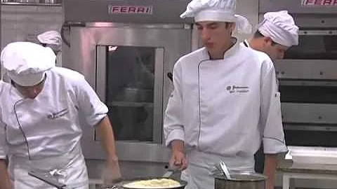 O que um confeiteiro profissional faz?