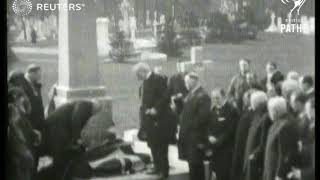 Ramsey MacDonald Unveils Andrew Fisher Memorial at Hampstead Cemetery (1930)