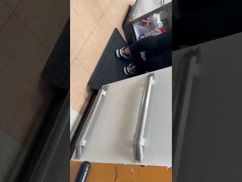 VERY hot Latina girl in nike dunks in supermarket😍😍🎀 #shorts #viral #Latina #girl #sexy #dunks